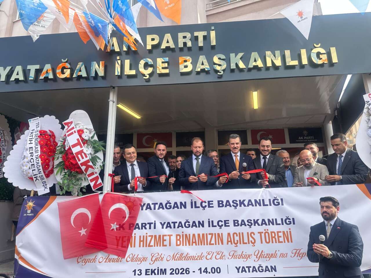 AK Parti Yatağan İlçe Başkanlığının Yeni Hizmet Binası Açıldı: 7 Gence Rozet Takıldı 1